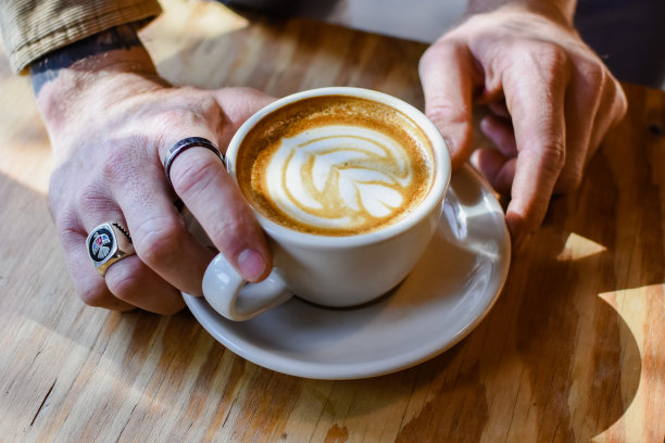 咖啡在手(男性)图片下载