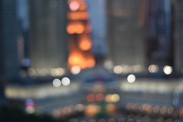 夜间模糊的建筑灯光图片下载