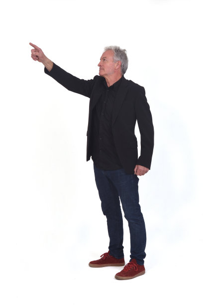 一个孤立在白色背景中的人图片下载