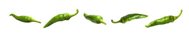 绿色新鲜辣椒孤立在白色背景。菜肴调味料，辣椒，烹饪香料，辣椒，食物。一套不同形状的辣椒为您的设计图片下载