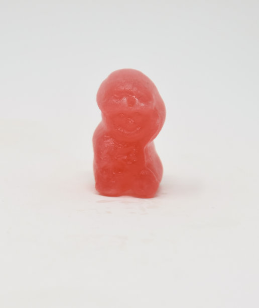 一张红果冻宝宝的特写照片图片下载