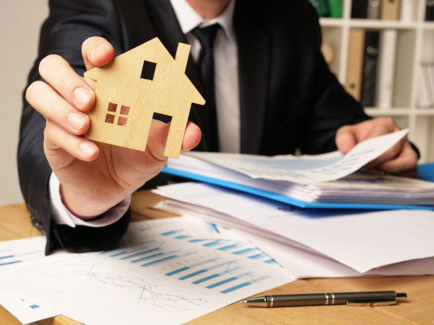 物业估价师使用文字显示在照片上图片下载