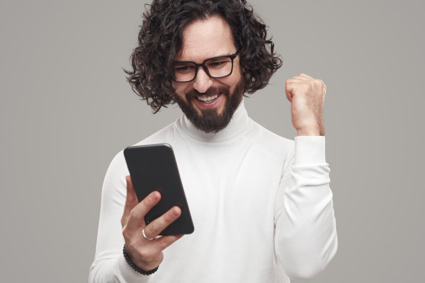 人们为好消息而高兴，庆祝胜利图片下载