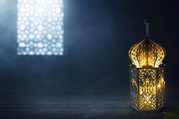 阿拉伯灯笼在晚上发光图片下载