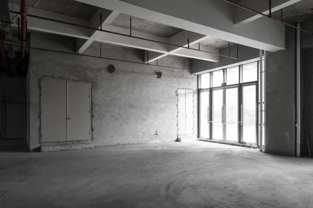 未装饰的混凝土办公楼图片下载