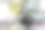 特写的欧元钞票纵横交错的链与挂锁图片下载