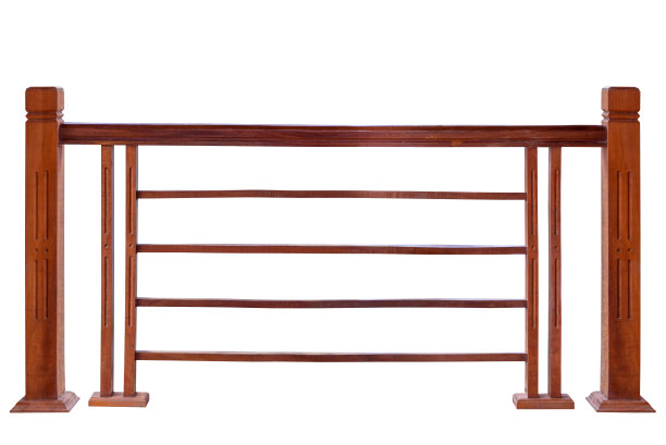 白色背景上孤立的木栏杆图片下载