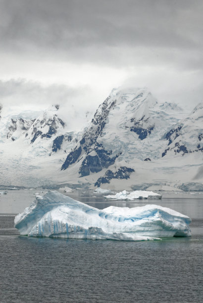 在南极洲巡航——童话般的风景图片下载