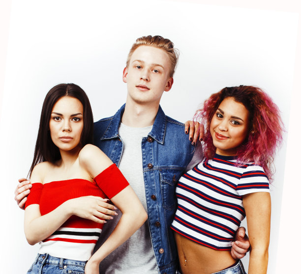 潮人的公司，金发男孩和女孩的学生有乐趣，不同的国家人的生活方式孤立在白人背景图片下载