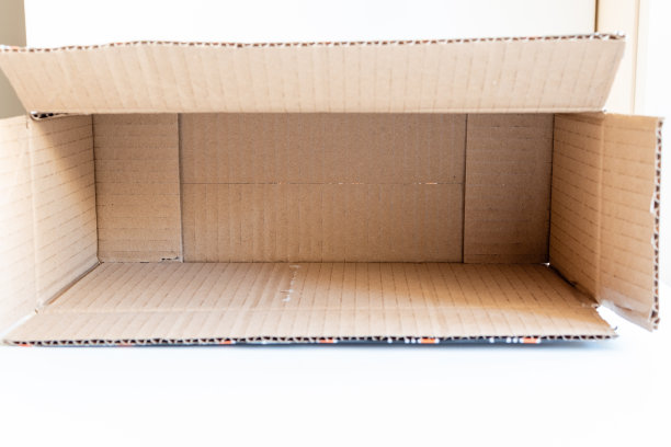 装邮包的空纸板箱图片下载