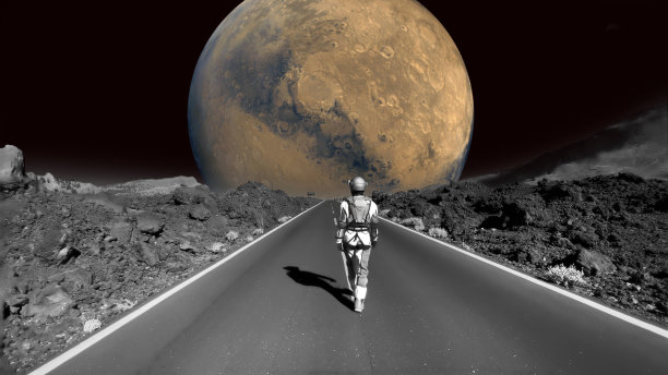宇航员在月球上行走。回到火星老家图片下载