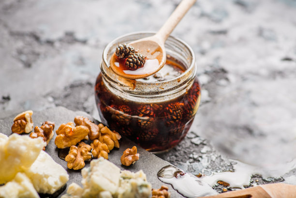 奶酪拼盘配蘸酱和蜜饯图片下载