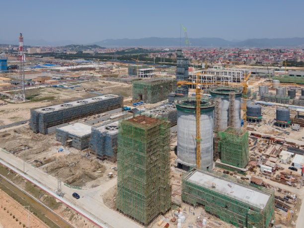 正在施工的建筑工地鸟瞰图图片下载