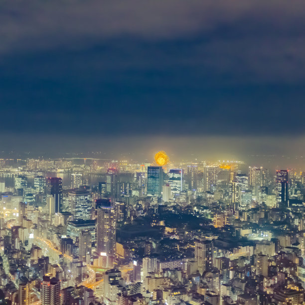 夜景交通，街道，河流在东京的夜晚，从天空树的夜景图片下载