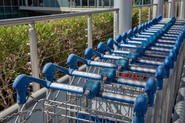 机场行李手推车图片下载