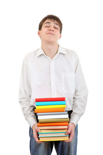 学生拿着一堆书图片下载