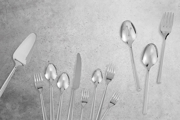 厨房餐具餐具设置在水泥背景图片下载