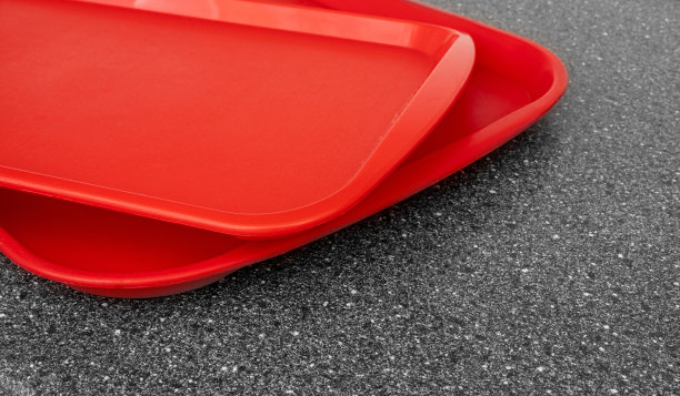 红色空塑料托盘图片下载