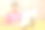 日本女孩在客厅操作个人电脑图片下载