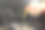 汽车技师在离开前检查机油图片下载