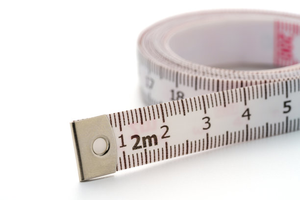 白色卷尺隔离在白色背景上图片下载