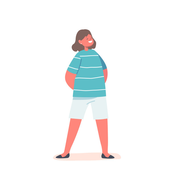 快乐的小女孩穿着蓝色条纹t恤和白色短裤裤子。微笑的孩子玩耍，乐趣，快乐的情绪图片下载