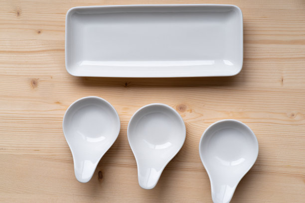 白色餐具图片下载