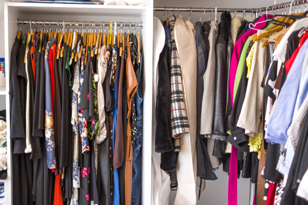 混乱的更衣室图片下载