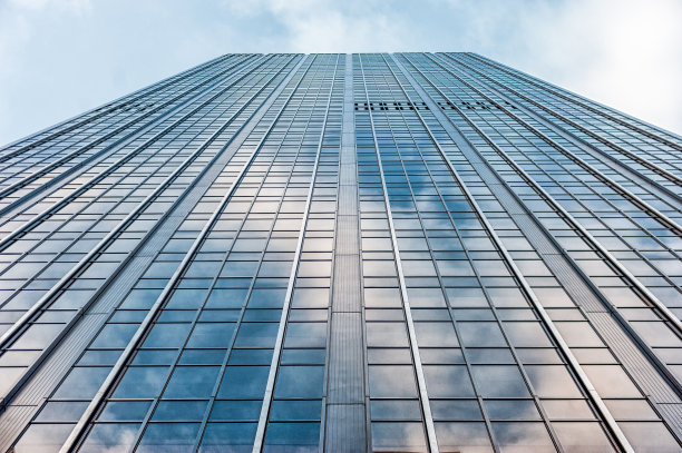 纽约商业大厦和面向天空的窗户图片下载