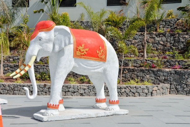 典型的东方雕像图片下载