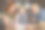 母亲，父亲和小女儿在室内(着色)图片下载
