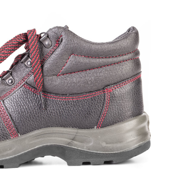 黑色kirza靴子缝红线。图片下载