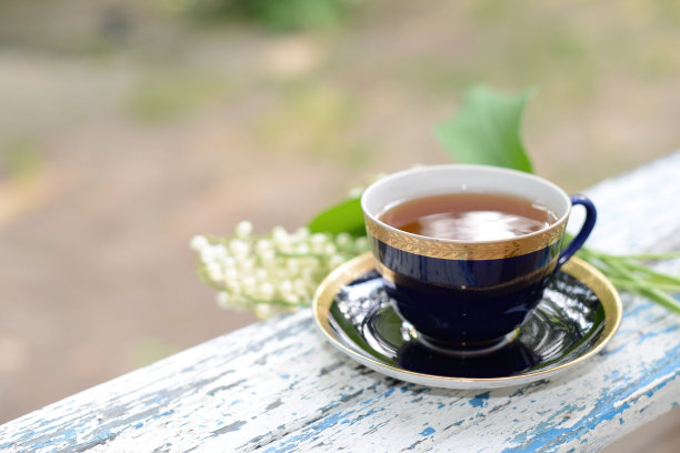 茶杯、红茶、凉茶、蓝杯、茶对、茶道、茶会、茶具、户外茶、钴蓝、铃兰图片下载