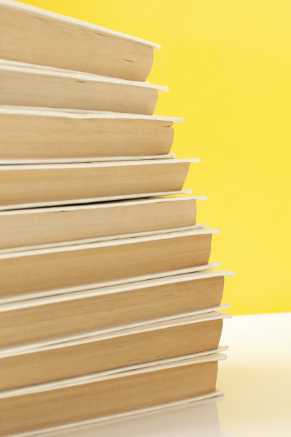 一堆书。书籍为科教背景。读写概念图片下载