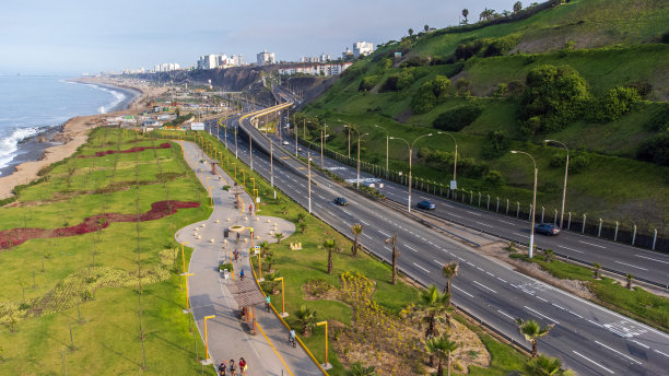 位于利马市圣伊西德罗区的Costa Verde高速公路图片下载