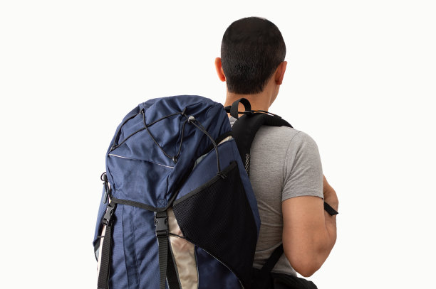 背包客的后视图图片下载