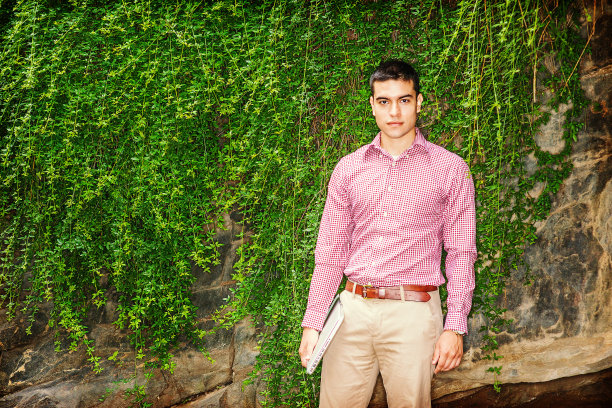 纽约年轻大学生的肖像图片下载