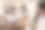 员工在现代办公室问候新同事图片下载