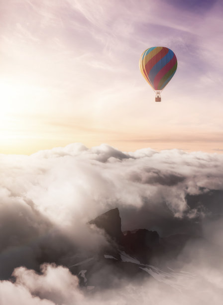 引人注目的山地景观和热气球飞行图片下载