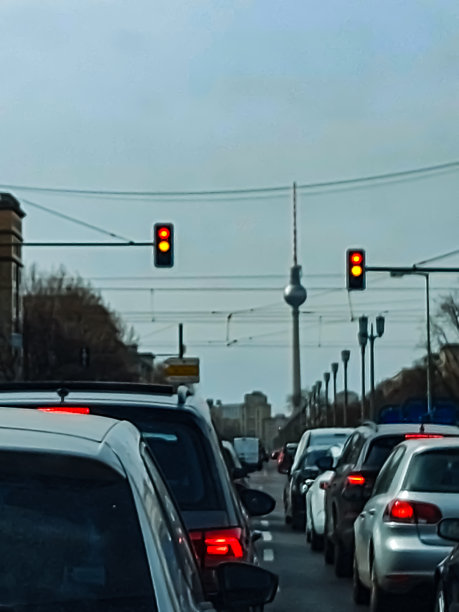 开车穿过柏林时从车里看到的景色图片下载