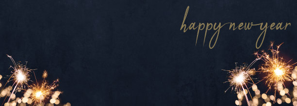 西尔维斯特2023年新年快乐背景横幅全景长-烟花和散景光对蓝色的夜晚纹理，与文字空间图片下载