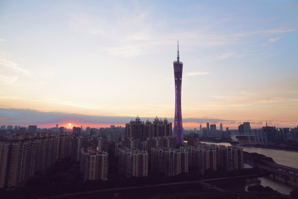 Canton Tower at sunset in the Haizhu (海珠区) District, Guangzhou, China图片下载