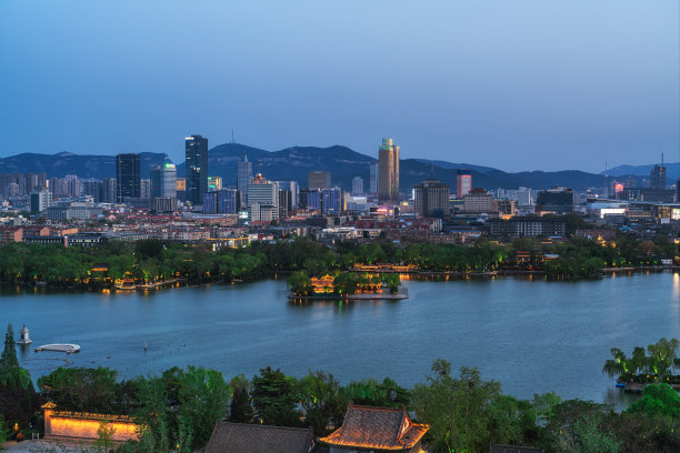 中国山东济南的城市风光图片下载