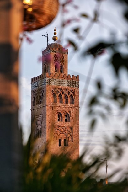 黄金时段关闭马拉喀什Koutoubia清真寺塔图片下载