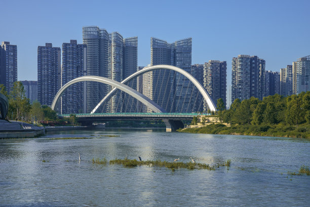 成都五斗子桥，阳光明媚的一天图片下载