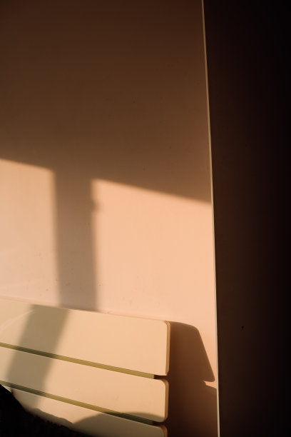 阳光照在床头图片下载