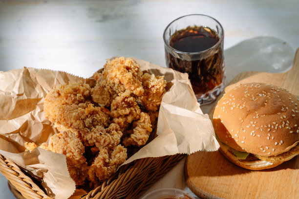汉堡、炸鸡等食品图片下载