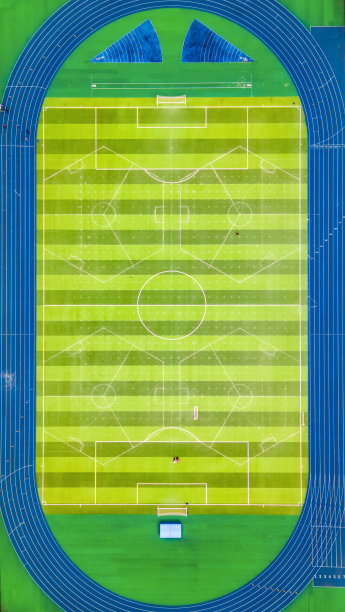 空操场、田径跑道、足球场的航拍图片下载