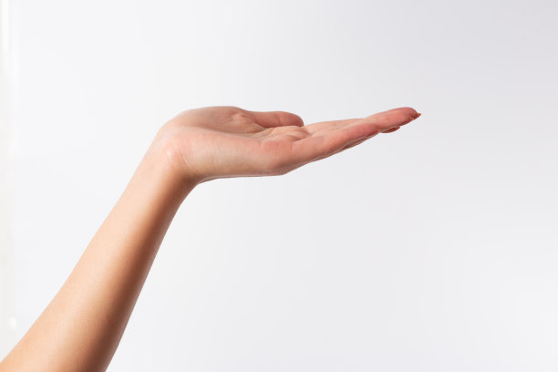 女人握着、展示、给予或支持某物的手图片下载