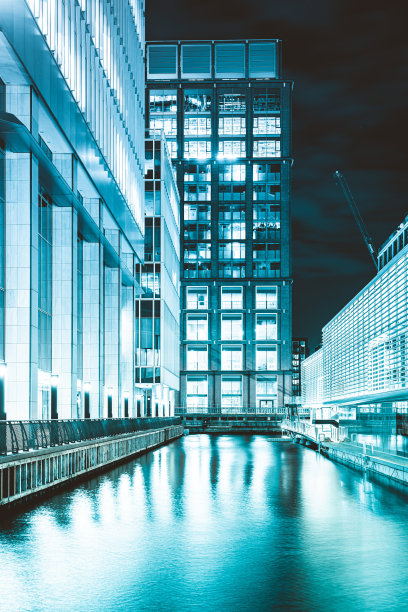 金丝雀码头，夜间区，伦敦，英国图片下载